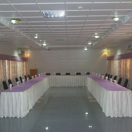 Wadoma Royale Hotel 쿠마시 외부 사진