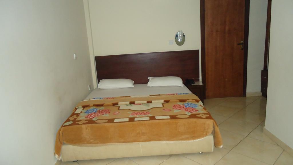 Wadoma Royale Hotel 쿠마시 객실 사진