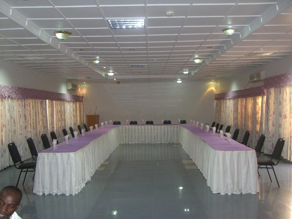 Wadoma Royale Hotel 쿠마시 외부 사진