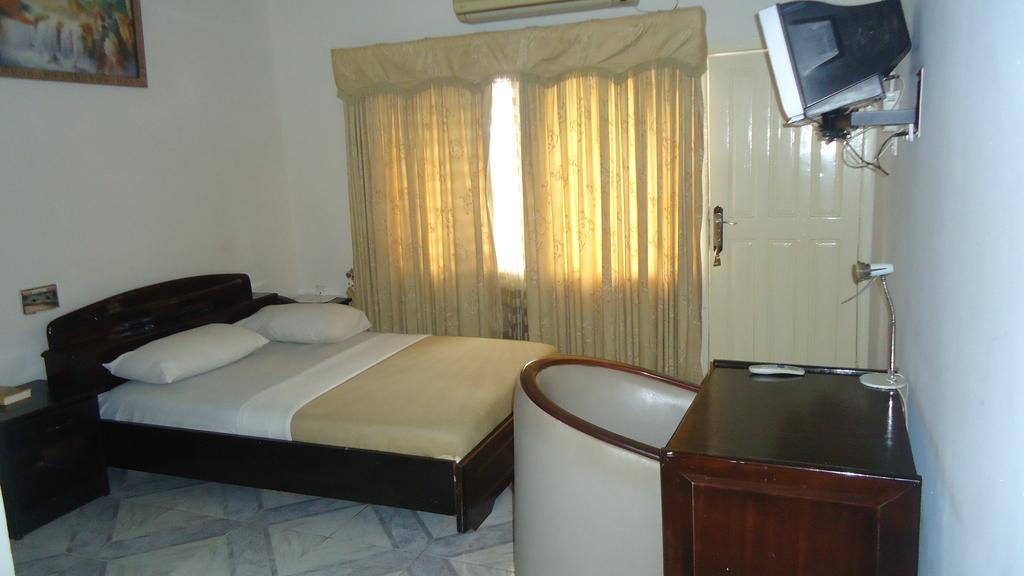 Wadoma Royale Hotel 쿠마시 객실 사진