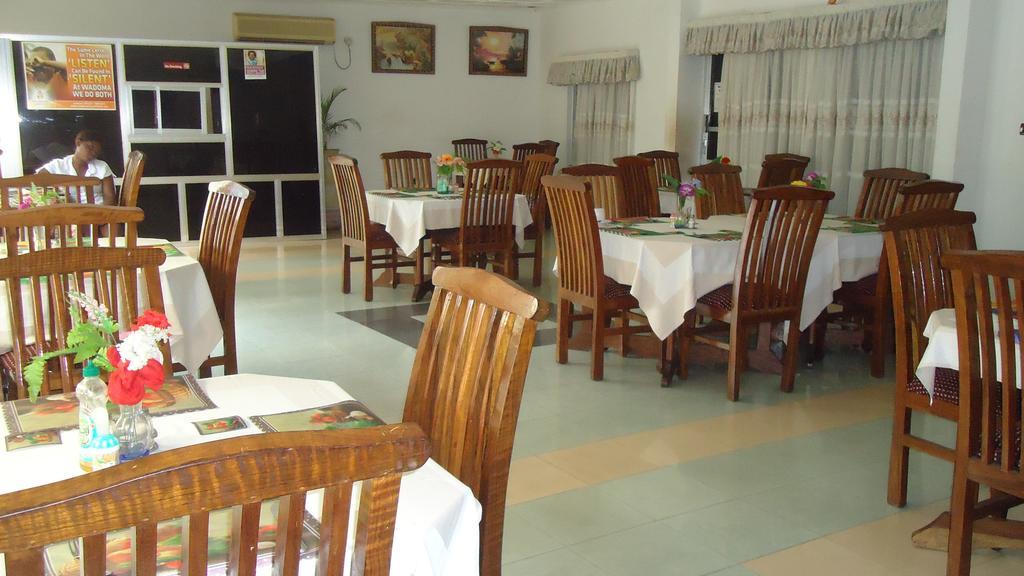 Wadoma Royale Hotel 쿠마시 외부 사진