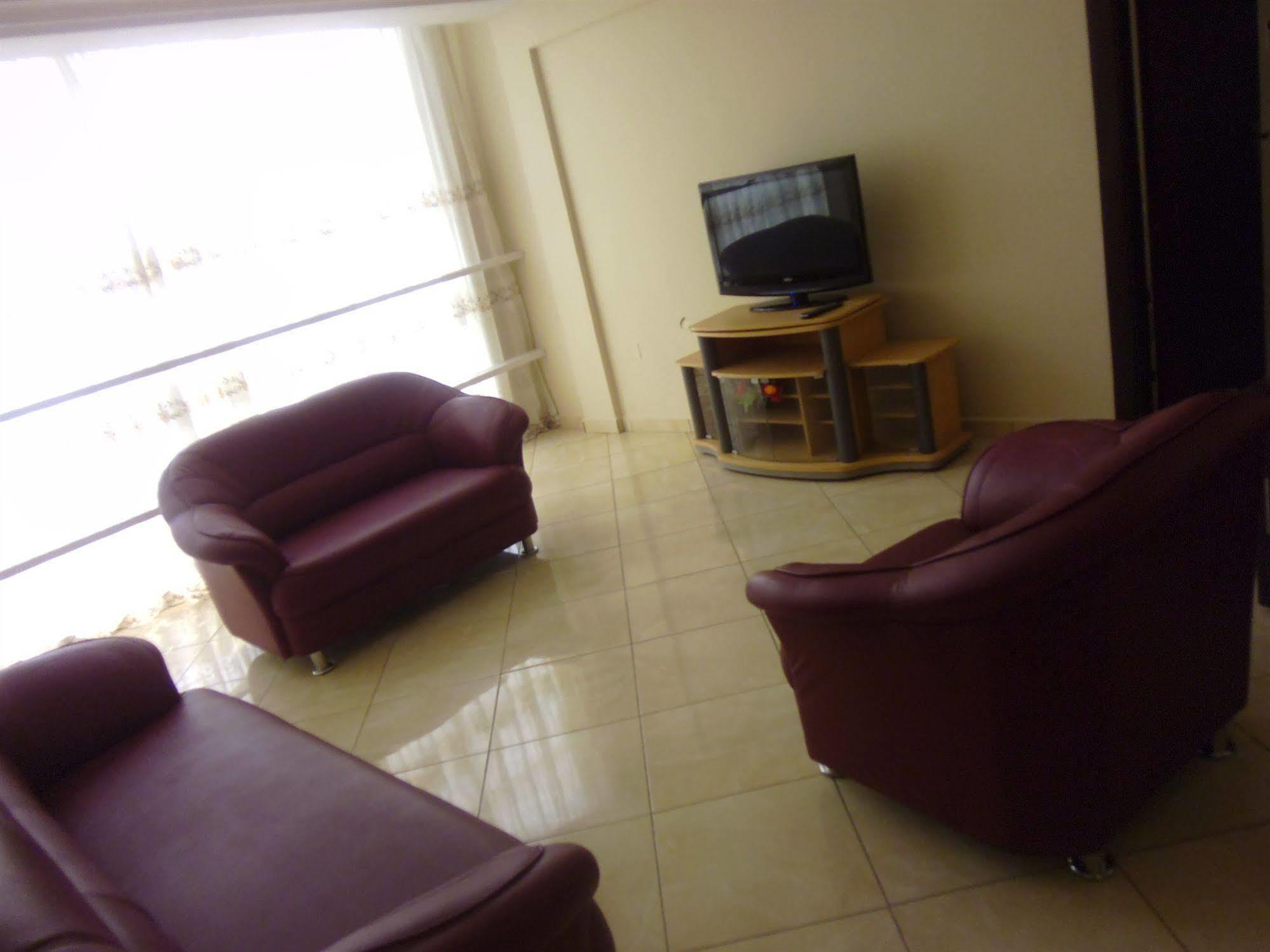 Wadoma Royale Hotel 쿠마시 외부 사진