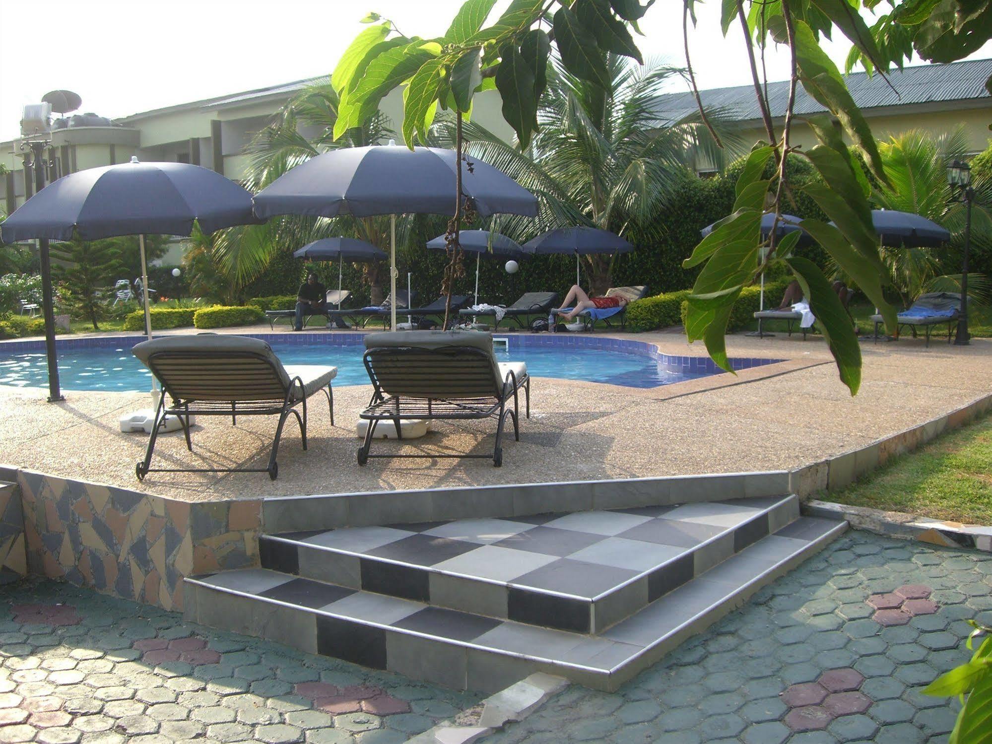 Wadoma Royale Hotel 쿠마시 외부 사진