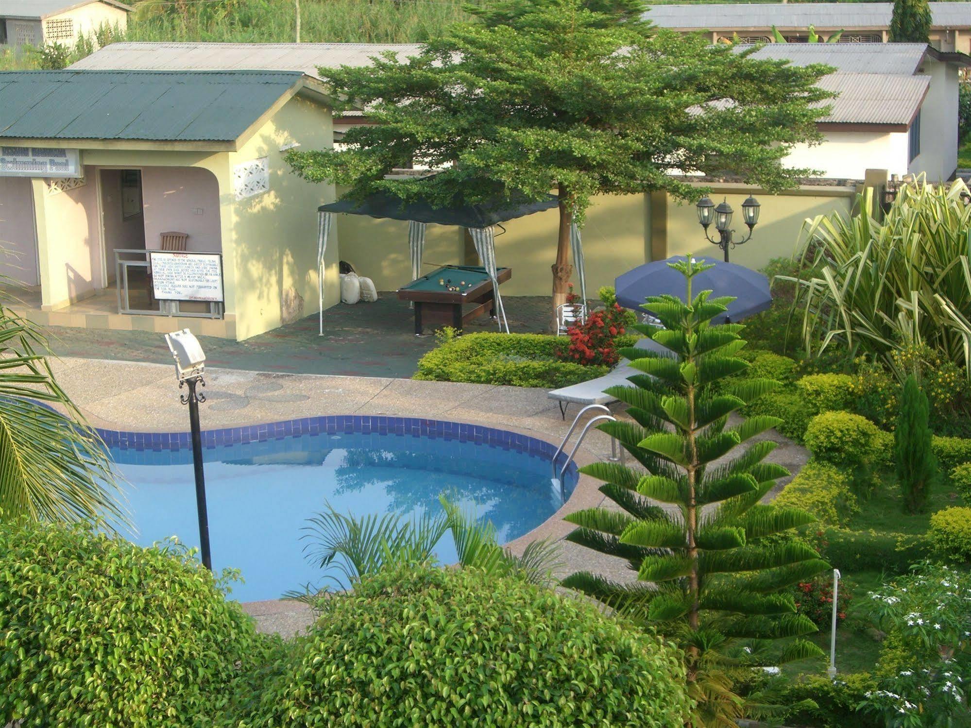 Wadoma Royale Hotel 쿠마시 외부 사진