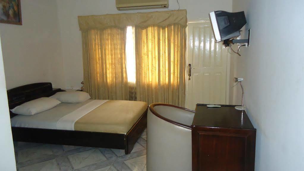 Wadoma Royale Hotel 쿠마시 외부 사진